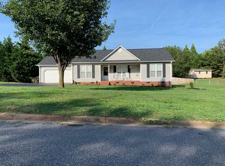 109 Beaver Creek Dr, Chesnee, SC 29323