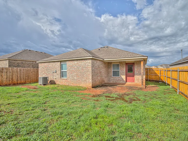 9724 Saddle Dr — Photo 30