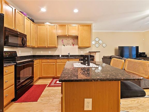4th image of 2431 Eagle Creek Ct Unit 303