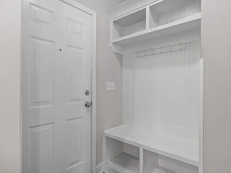 4 Tatum Ln — Photo 8