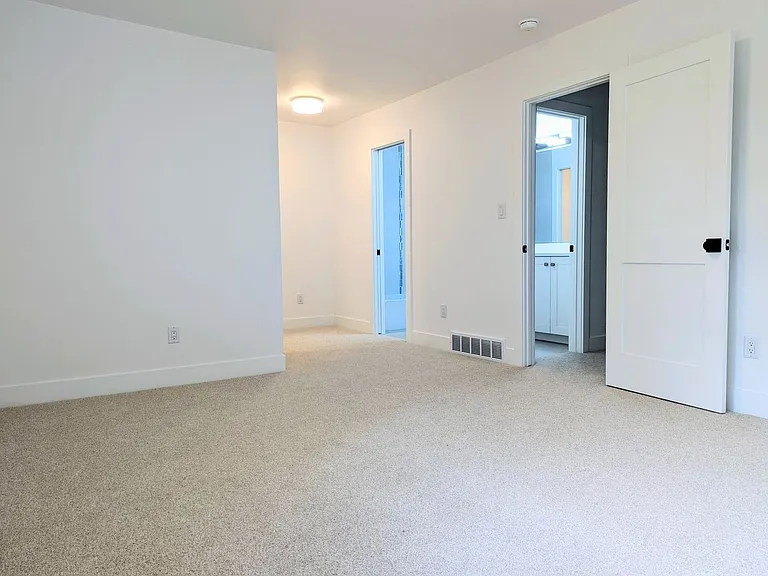 4240 Corriente Pl — Photo 12