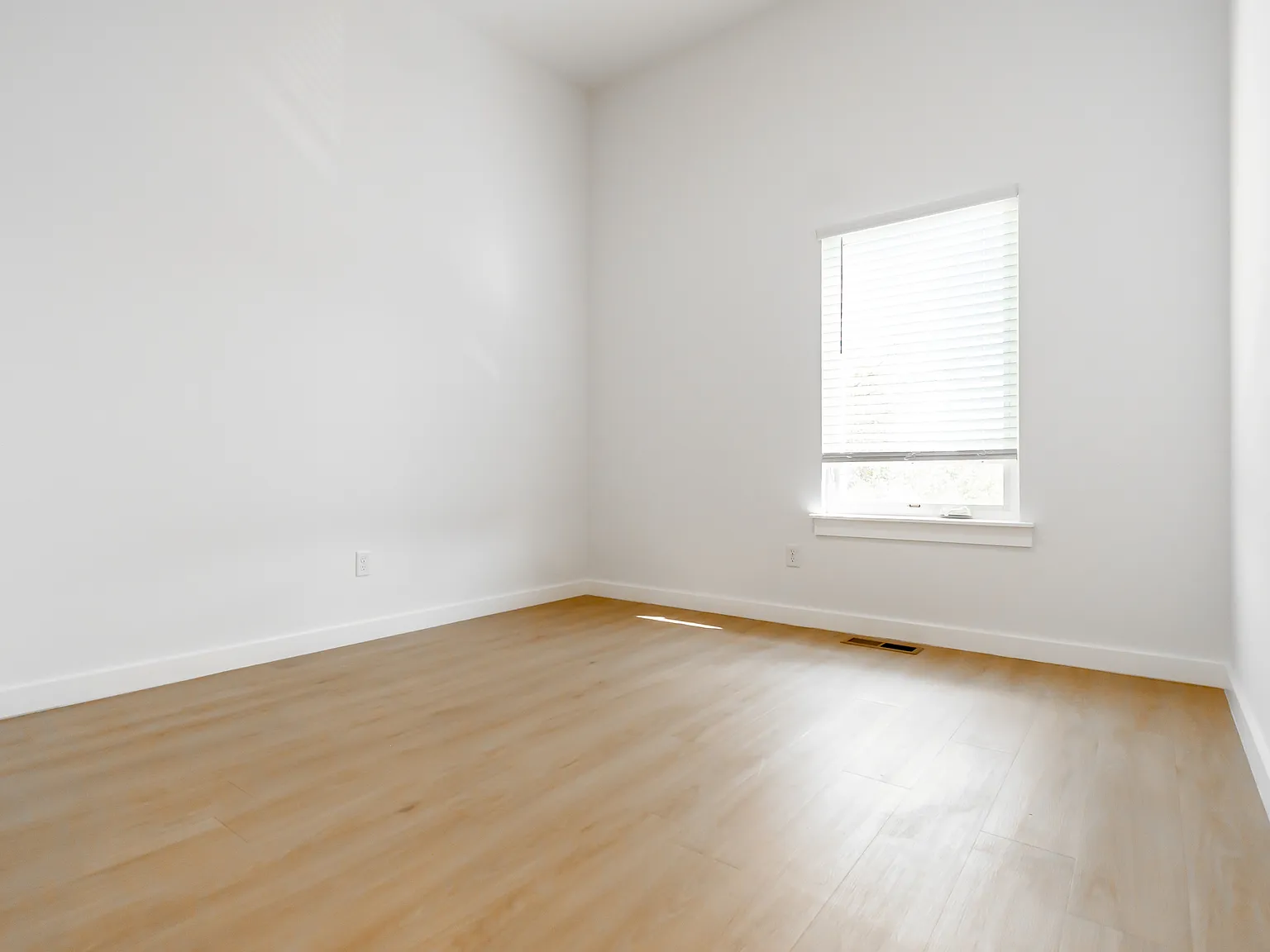 1455 West Hendon Street - 101 — Photo 4