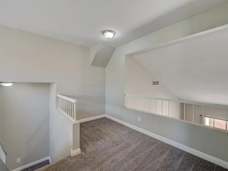 9421 Valley Hills Ave — Photo 40