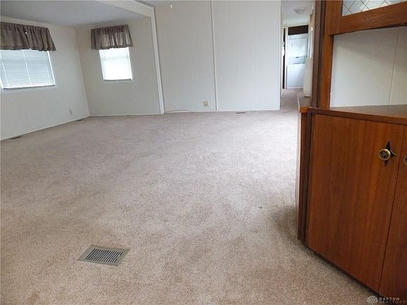4th image of 99 Palace Dr