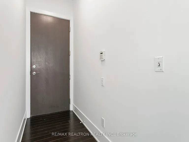 103 The Queensway #2805 — Photo 10