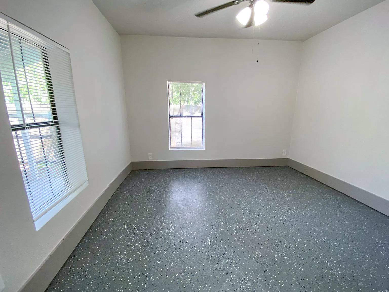 4 bed, 3.0 bath, 3880 sqft, $841 — Photo 2