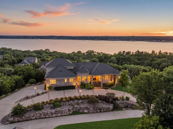 158 Signal Hill Rd, Yankton, SD 57078