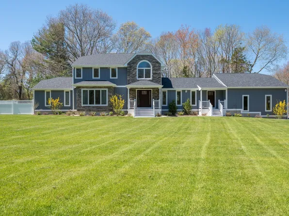 11 Walnut St, Assonet, MA 02702