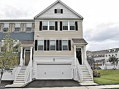 1818 Pinnacle Dr — Photo 1