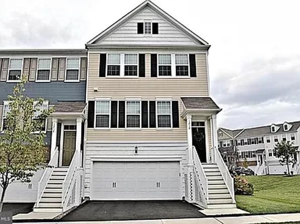 1818 Pinnacle Dr, Warrington, PA 18976