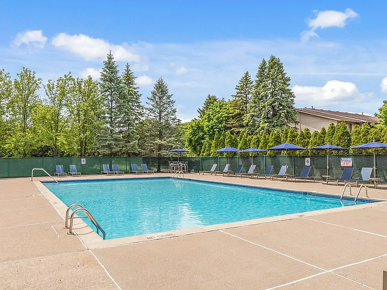 Reserve At Westland - Westland, MI — Photo 22