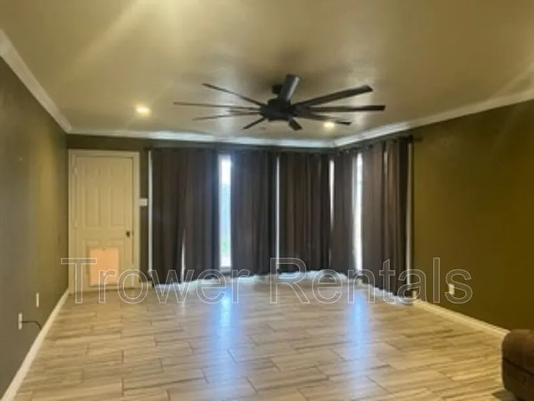 4011 E Everglade Ave — Photo 15