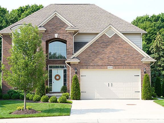 3rd image of 14849 Stoney Brook Dr W