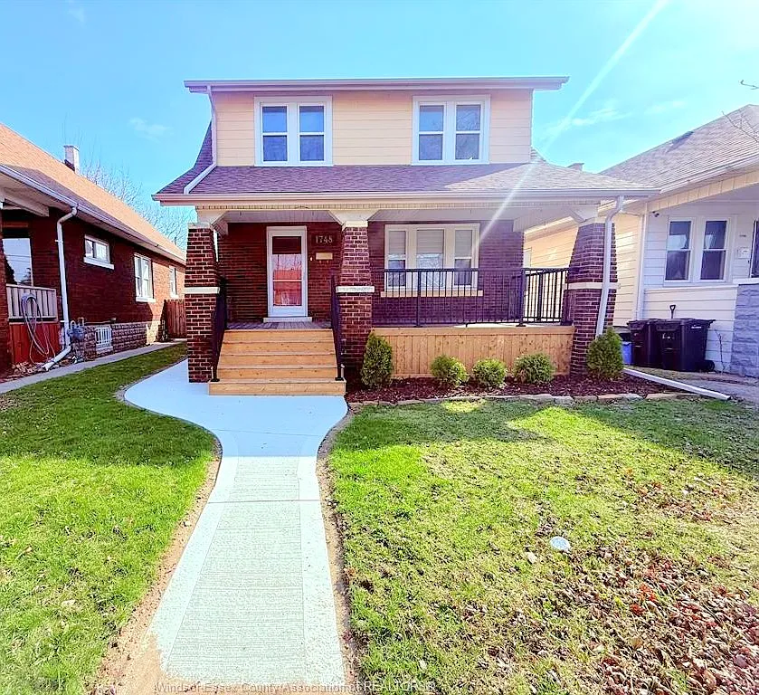 1748 Hall Avenue Lower — Photo 2