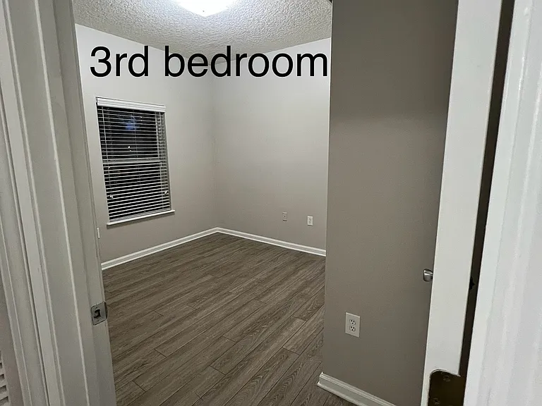 6985 Ortega Woods Dr — Photo 7