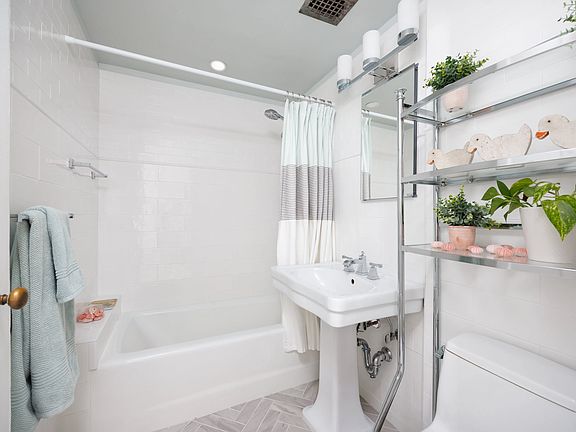 4th image of 405 W 23rd St APT 3J