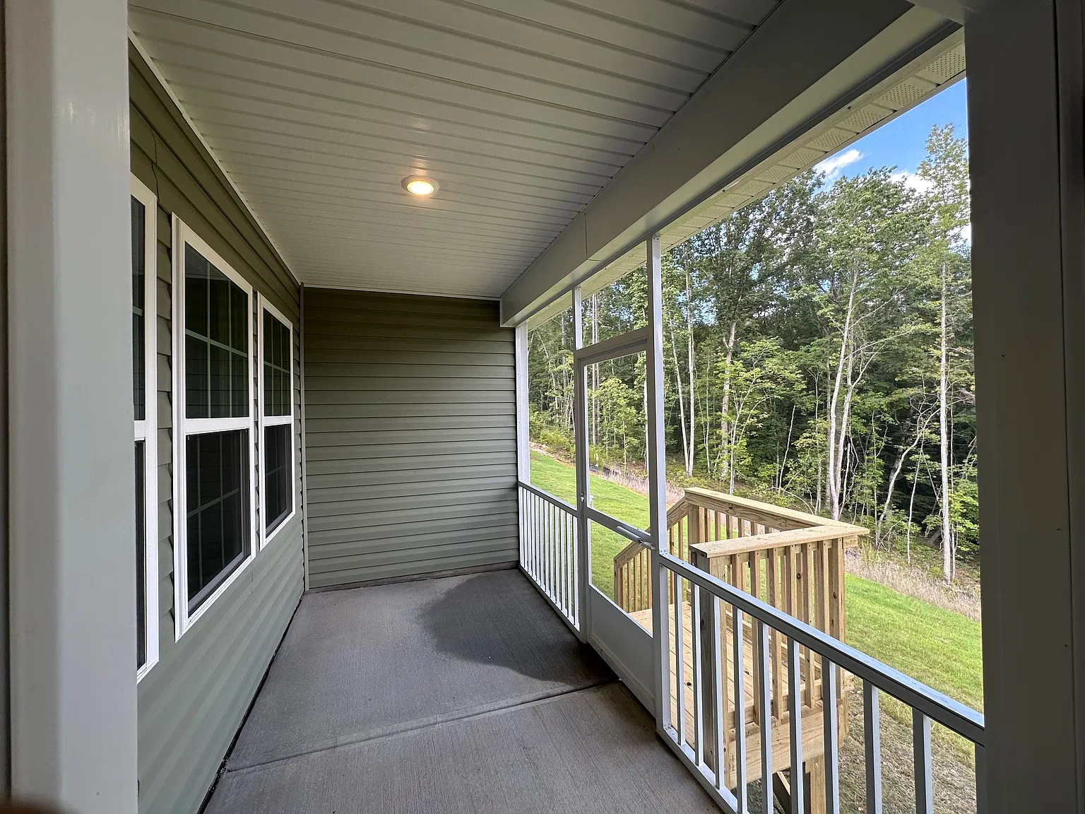 3 bed, 1620 sqft, $2,098 — Photo 4