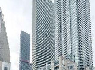 2221 Yonge St #4404, Toronto, ON M4S 0B8