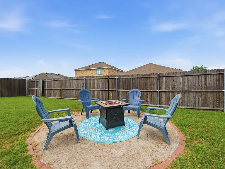 405 Willow Creek Dr — Photo 26