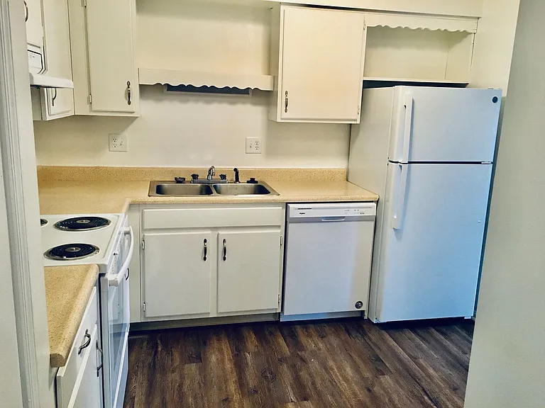 Villages on Madison Apartments — Photo 16