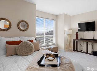 668 S Lane St APT 603, Seattle, WA 98104