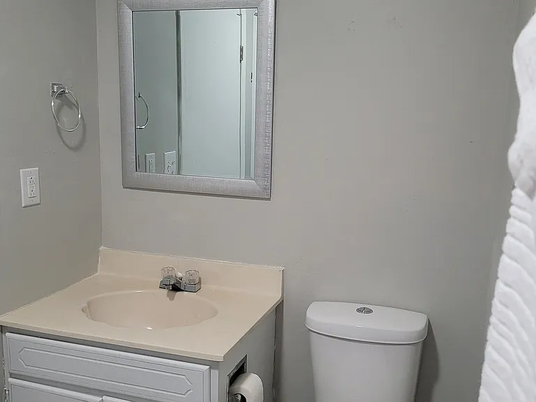 1215 N Main St #9 — Photo 4