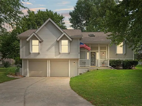 4078 SW Royale Ct, Lees Summit, MO 64082
