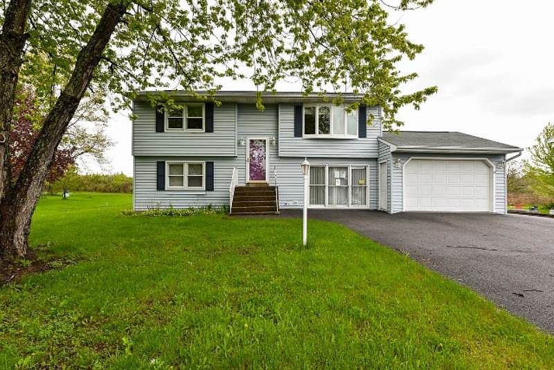 1st image of 16 Timber Dr
