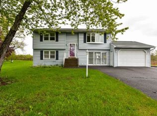 16 Timber Dr, Waterford, NY 12188