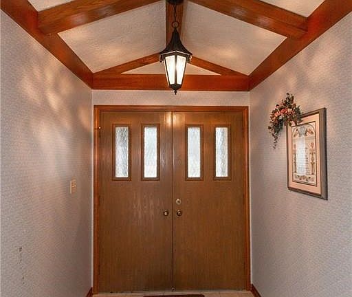 4th image of 515 Green Meadow Dr