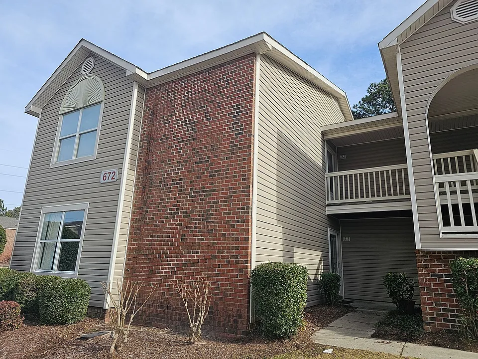 672 Bartons Landing Pl #1