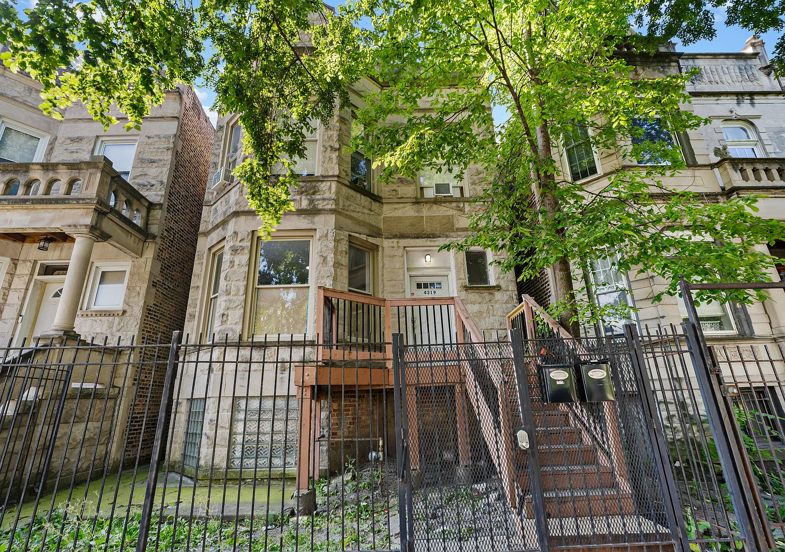 2 bed, 853 sqft, $1,500 — Photo 2