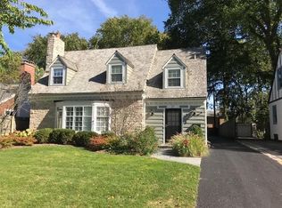 21 S June Ter, Lake Forest, IL 60045