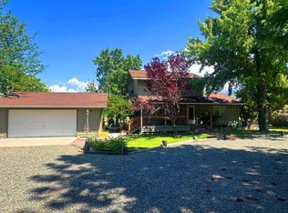 16834 Lake Shore Dr, Weed, CA 96094