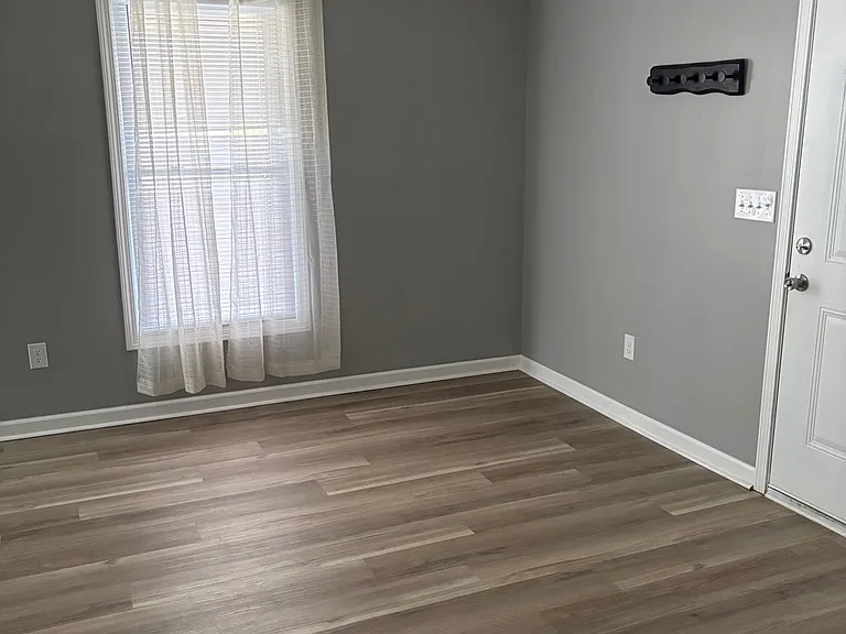 332 W Edmunds St — Photo 10