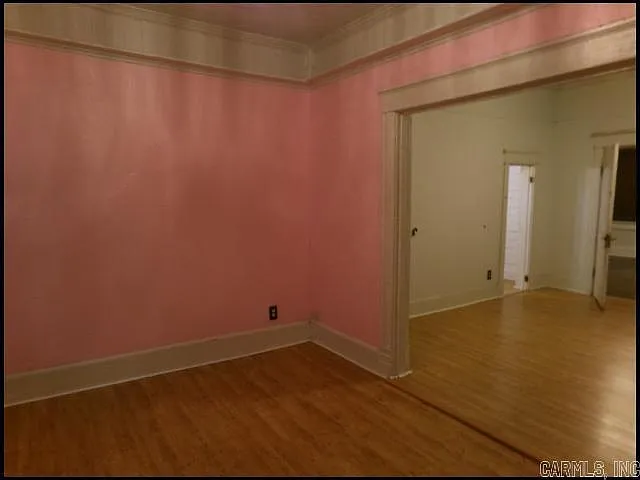 303 E Nichols St — Photo 20