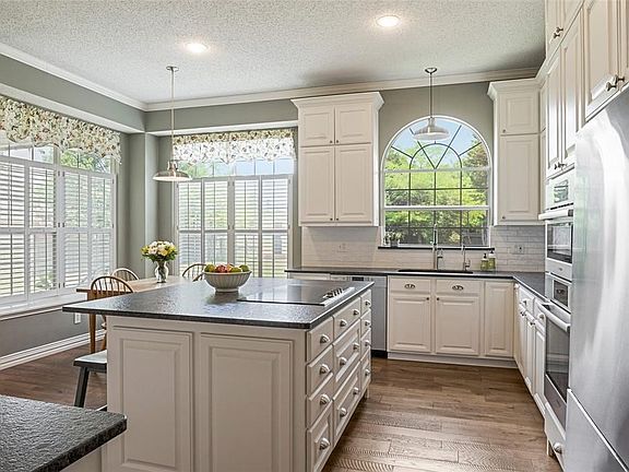 2nd image of 2610 Cheverny Dr