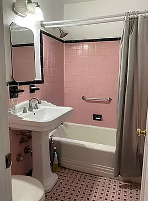 Sold by REINA PROPERTY GROUP CORP | media 51