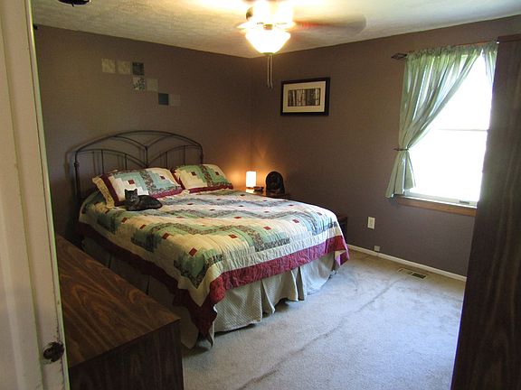 5th image of 36 Coachlight Cir