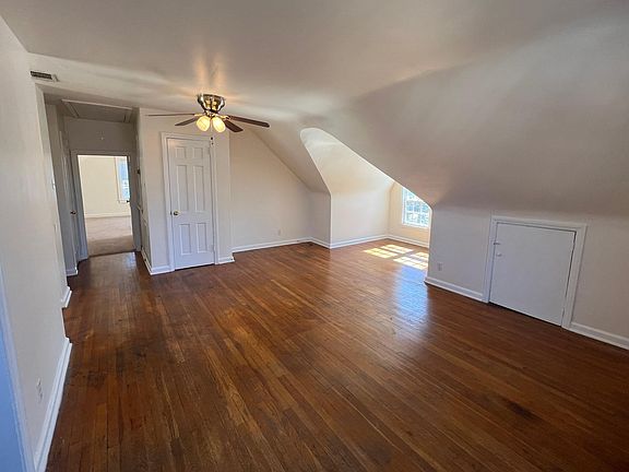 4th image of 614 E Lake Dr