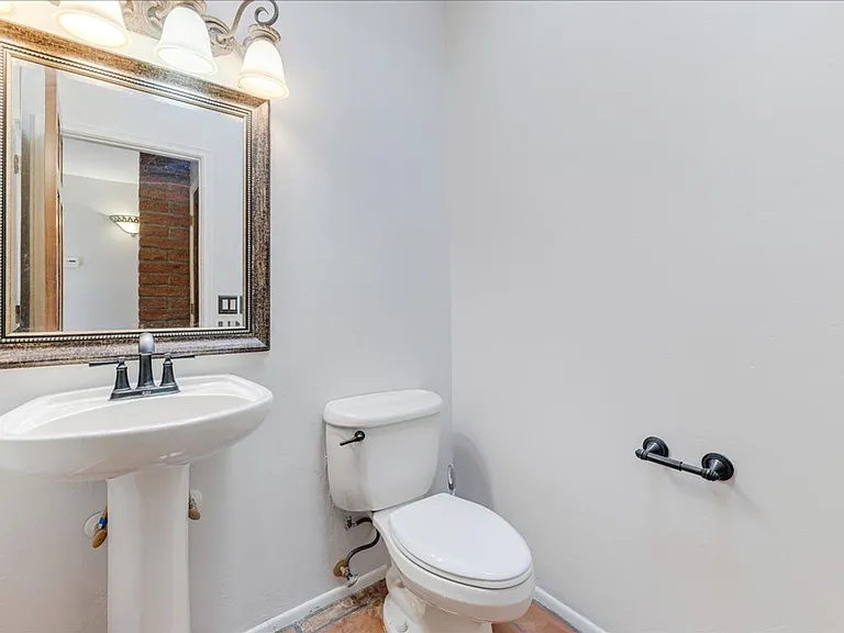 3350 N Wide Loop Dr — Photo 8