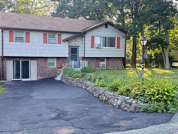 2nd image of 35 Lakeview Rd