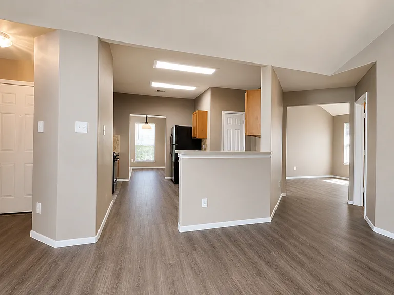 2314 Village Leaf Dr — Photo 4
