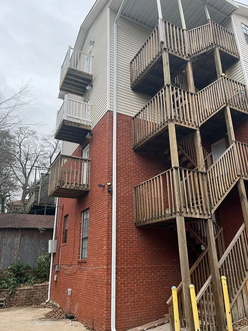 Camilla Court — Photo 3