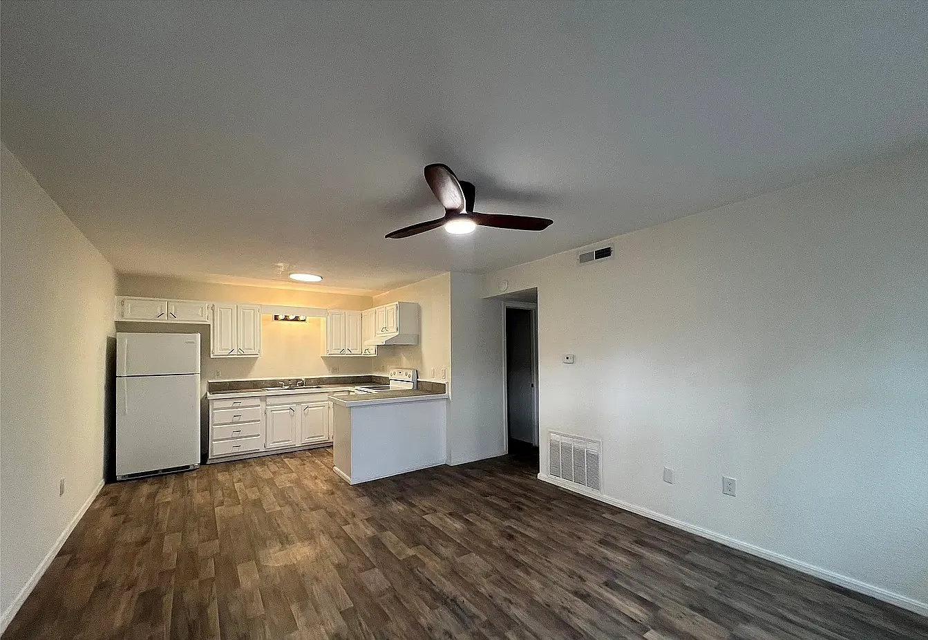 2 bed, 714 sqft, $850 — Photo 4