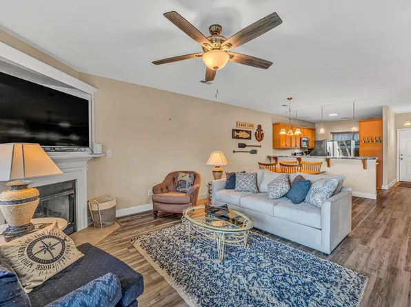 1137 Mariners Way APT 42, Huddleston, VA 24104