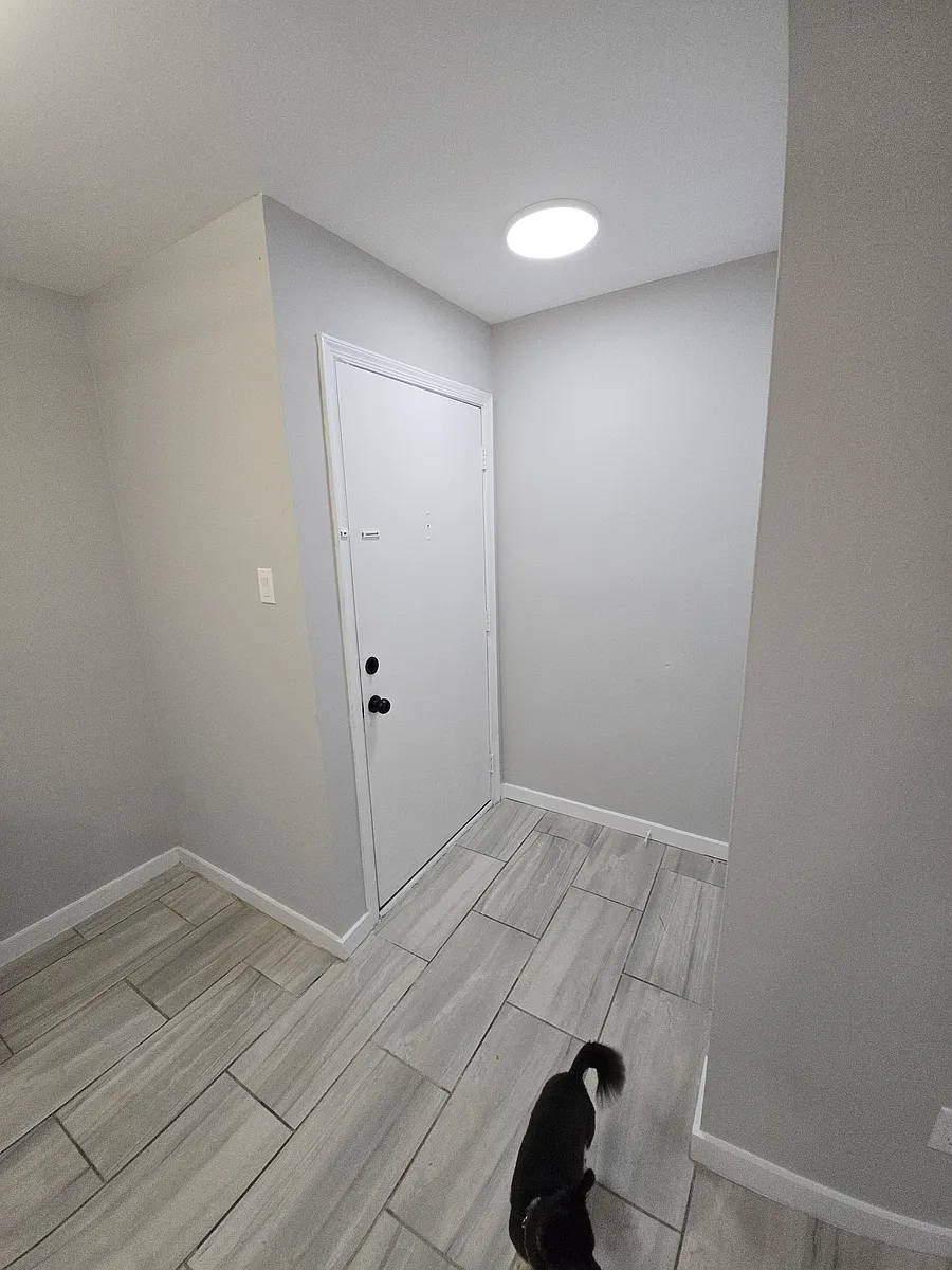 Entrance door way - 120 Oberlin Ter #120