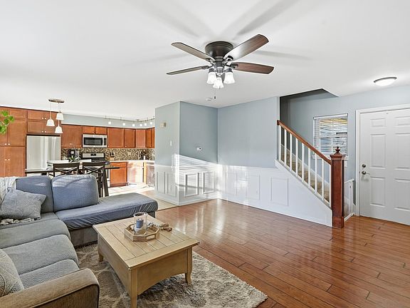 3rd image of 362 Taylor Ln