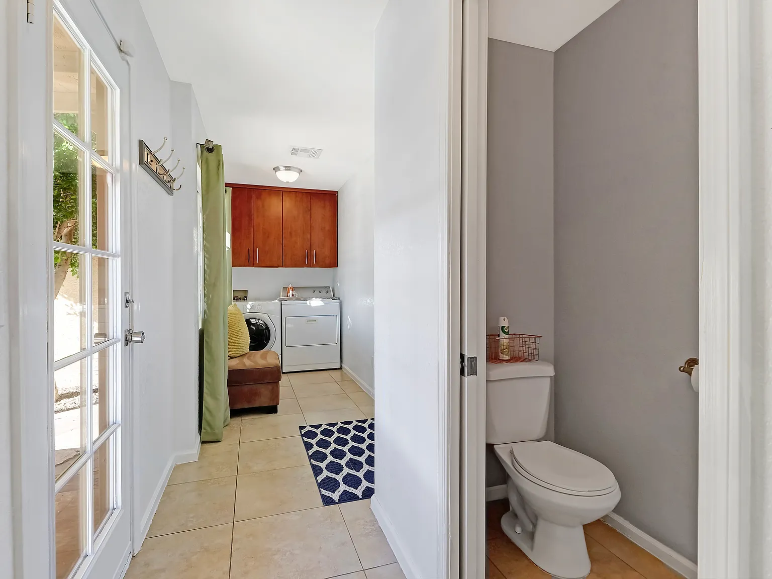 3 bed, 2.5 bath, 1600 sqft, $4,395 — Photo 3