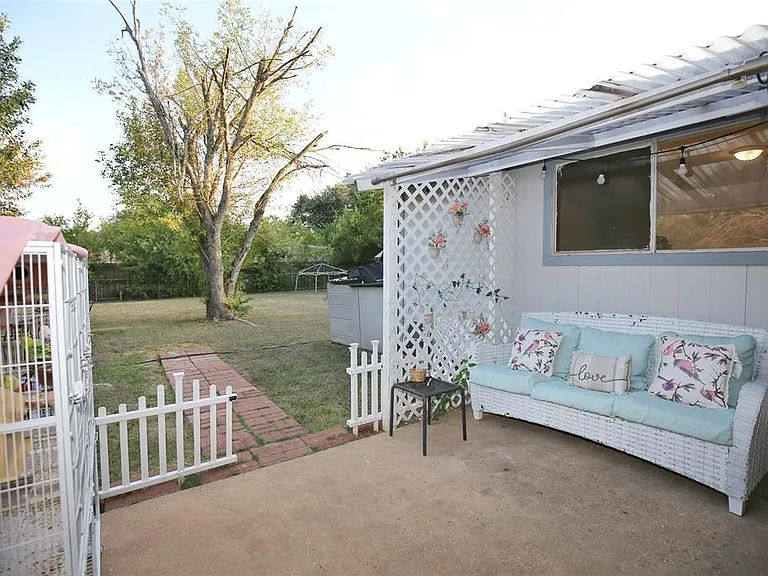204 Deerfield Park Dr — Photo 14